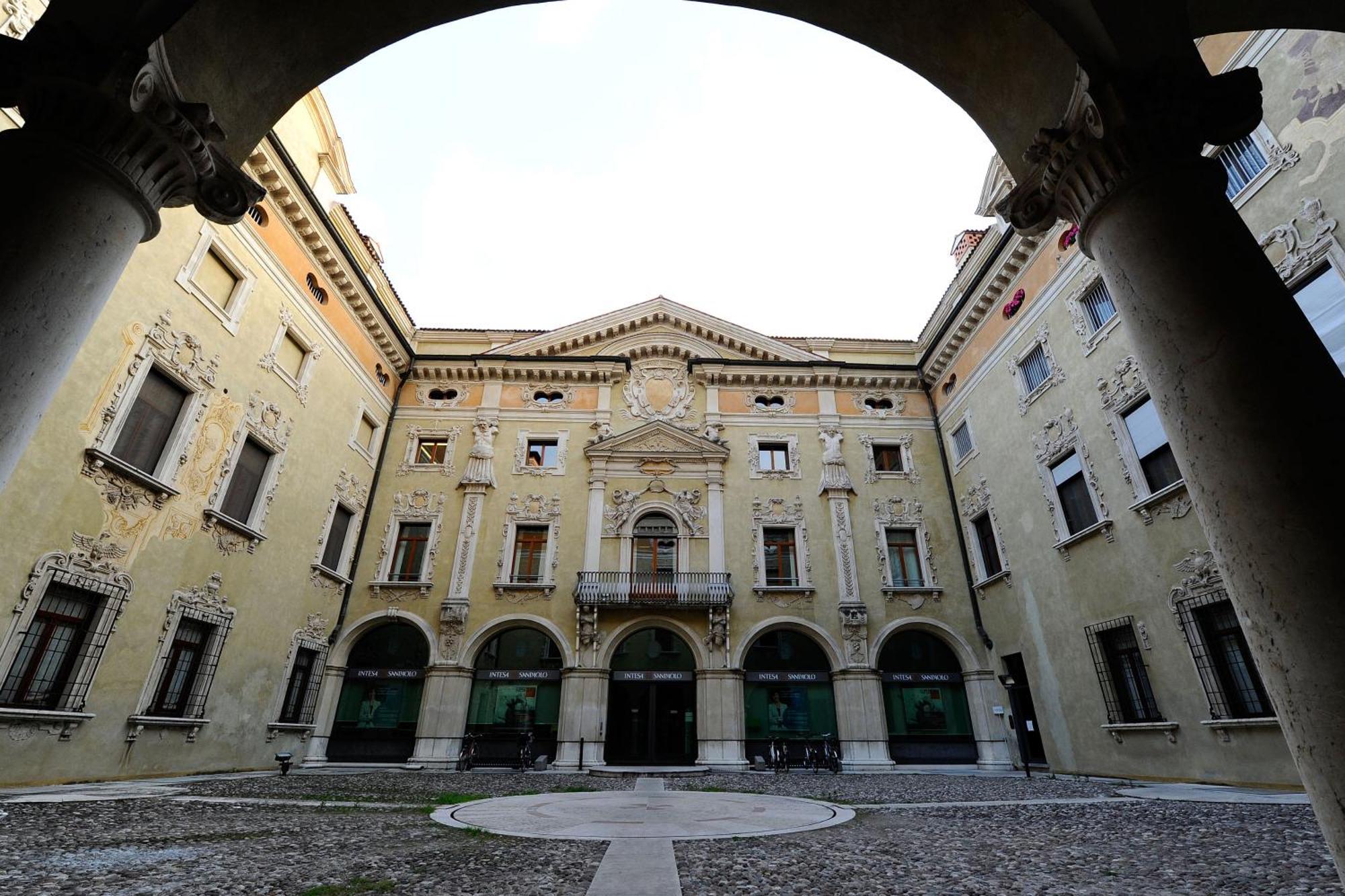 Готель Casa Museo Palazzo Valenti Gonzaga Мантуя Екстер'єр фото